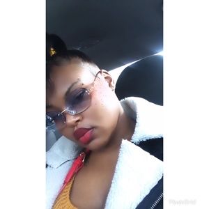 Meet your Posher, Cierra